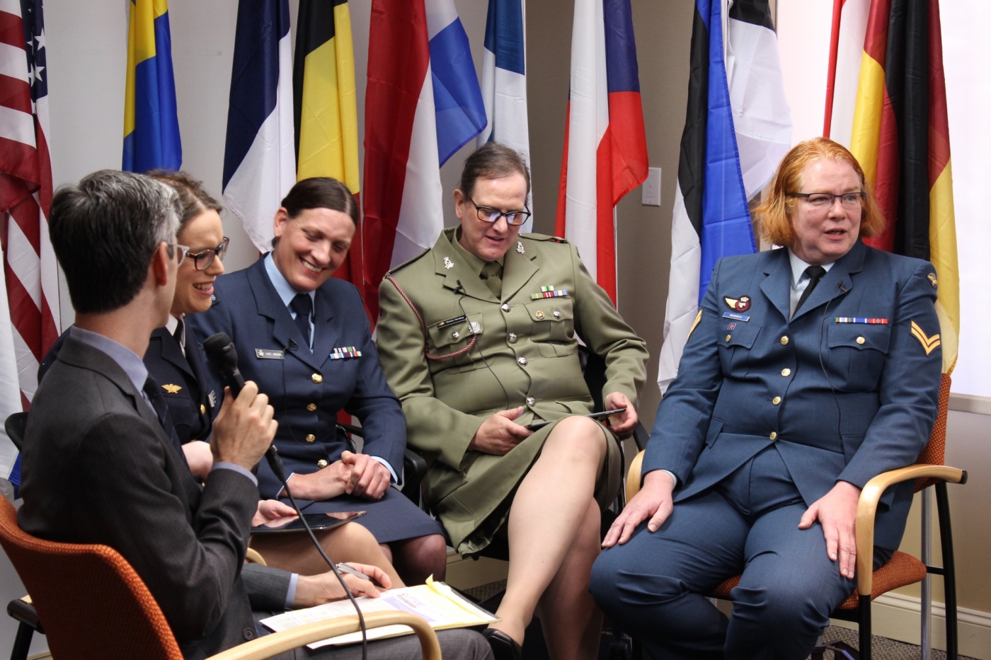Министры обороны нато женщины фото
