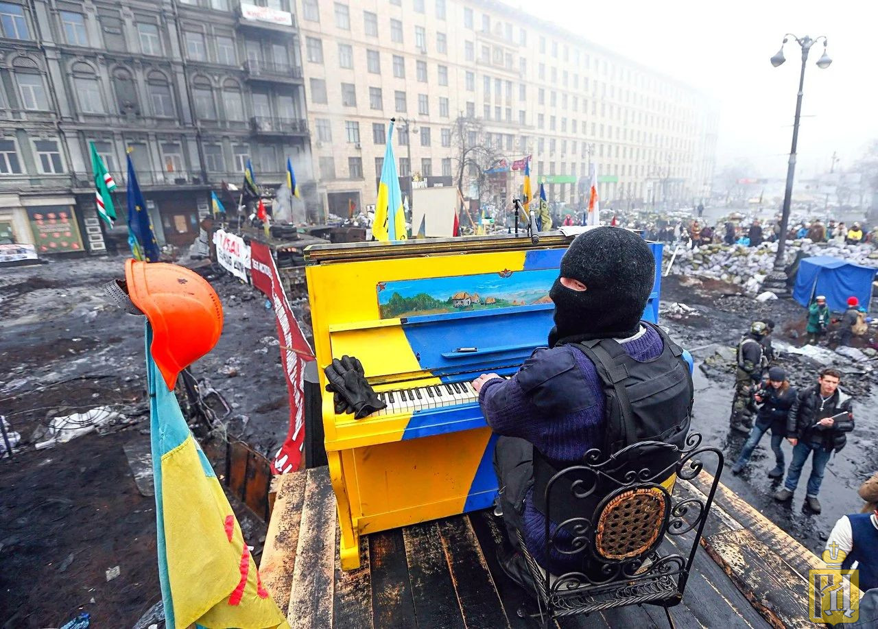 пианино украина фото