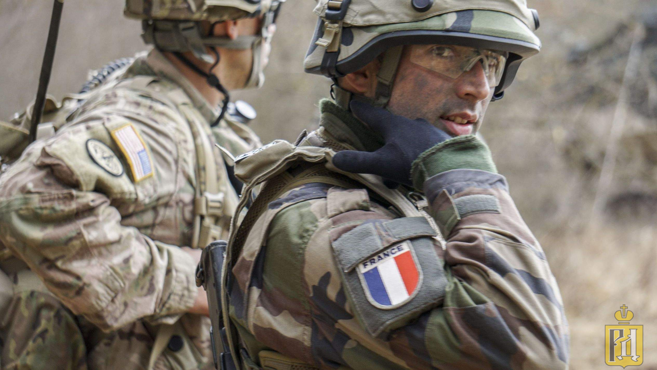 Французский терпеть. Французские военные. Французский спецназ. Военный солдат Франции. Солдаты Франции.